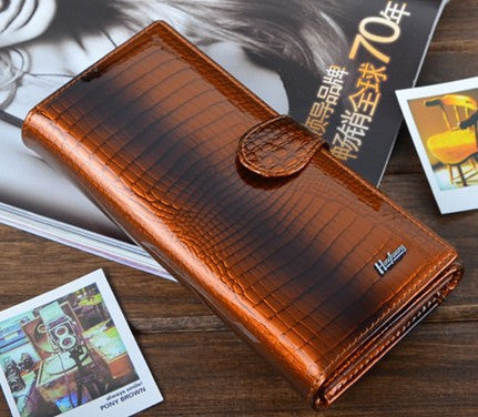 Classic crocodile pattern cowhide leather  long design women wallet   genuine leather  japanned female wallet